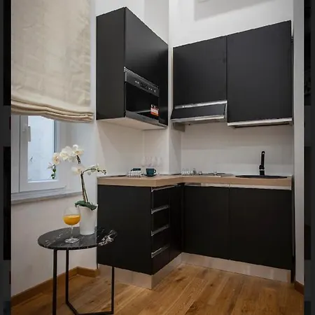 Downtown Napoli B&B “Se Nun Canto Moro..” Bed & Breakfast *