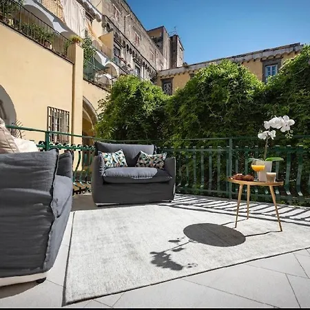 Bed & Breakfast Downtown Napoli B&B “Se Nun Canto Moro..” *