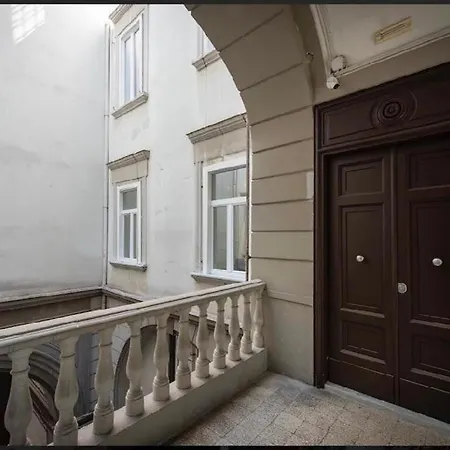 Downtown Napoli B&B “Se Nun Canto Moro..” Naples