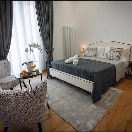 Bed & Breakfast Downtown Napoli B&B “Se Nun Canto Moro..” Naples