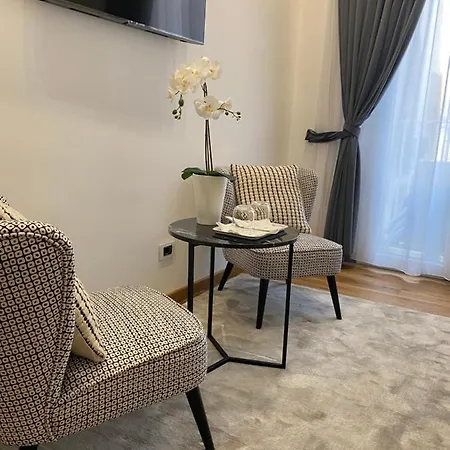 Downtown Napoli B&B “Se Nun Canto Moro..” *