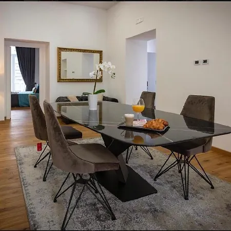 Downtown Napoli B&B “Se Nun Canto Moro..” *