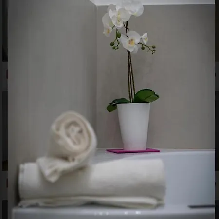 Downtown Napoli B&B “Se Nun Canto Moro..” Frühstückspension Neapel