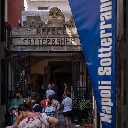 Frühstückspension Downtown Napoli B&B “Se Nun Canto Moro..” *